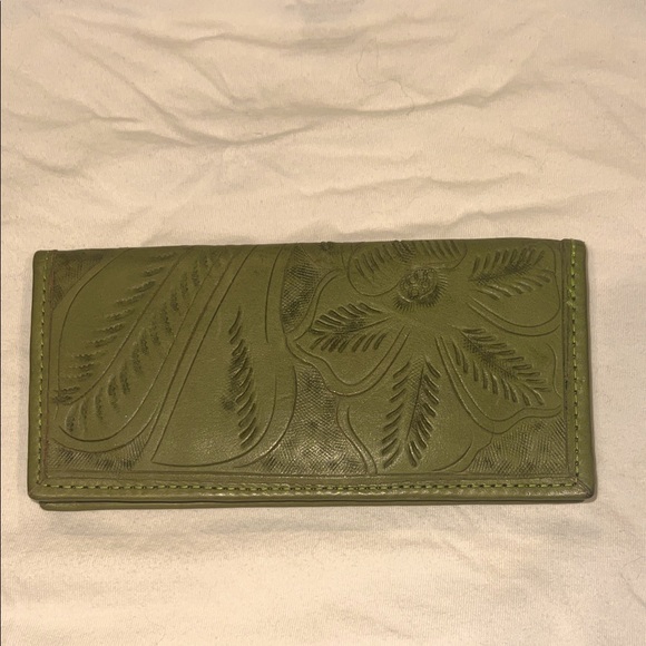 JL Saldivar Green Embossed Women's Wallet - Picture 1 of 7